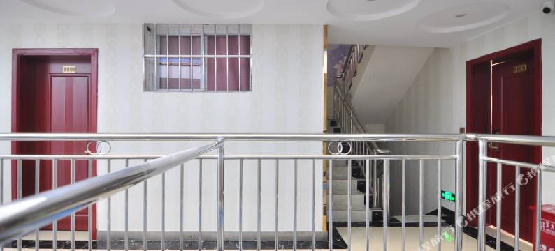 昆明苏萱精品宾馆(云大医院潘家湾地铁站店)图片