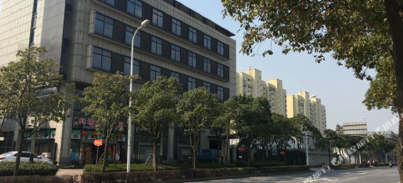 艾九精品酒店(上海洲海路地铁站店)图片