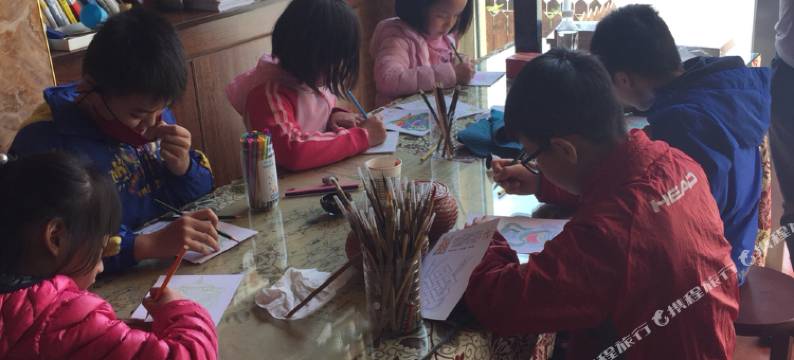 青海湖莫热林卡酒店(二郎剑景区店)图片