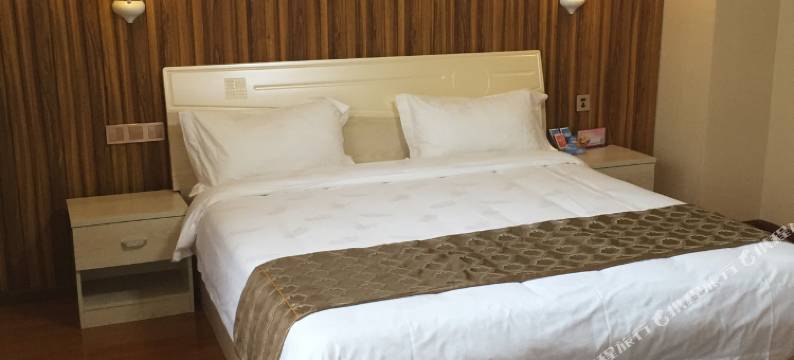 嵩明艾维尔精品酒店图片