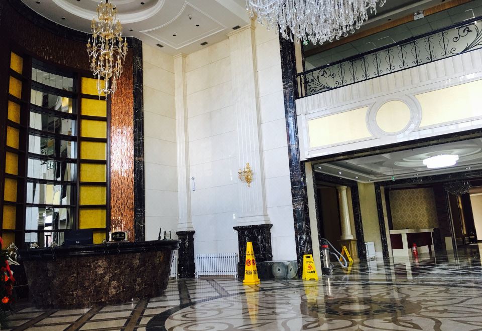  Hotel Overview