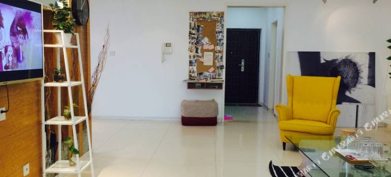 西安小寨商圈地铁沿线168平3室时尚公寓图片