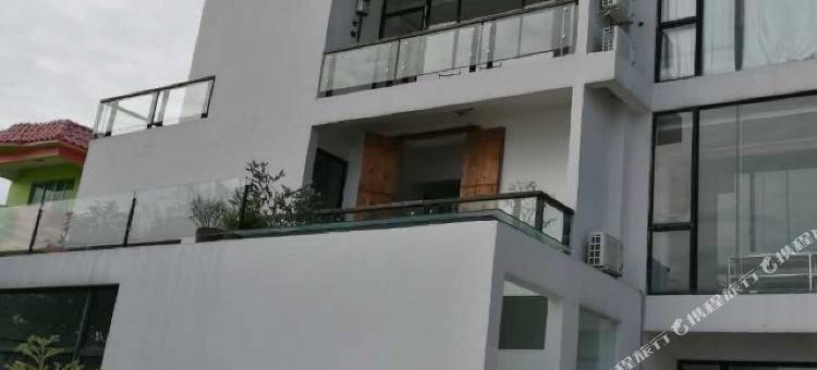 深圳较场尾牧海33客栈图片