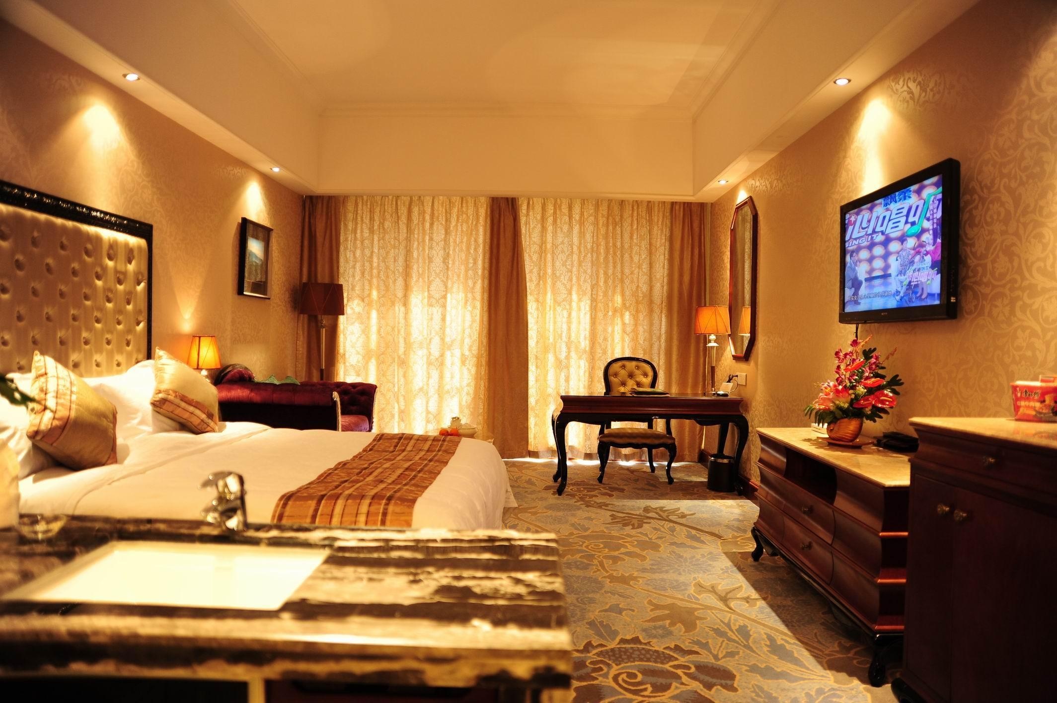 Royal Holiday Hotel Over view