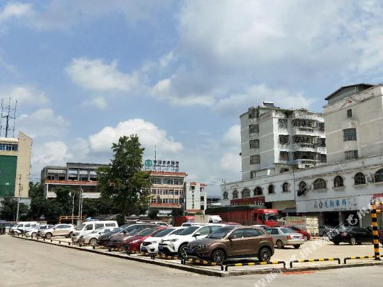 大余哆喜爱时尚酒店