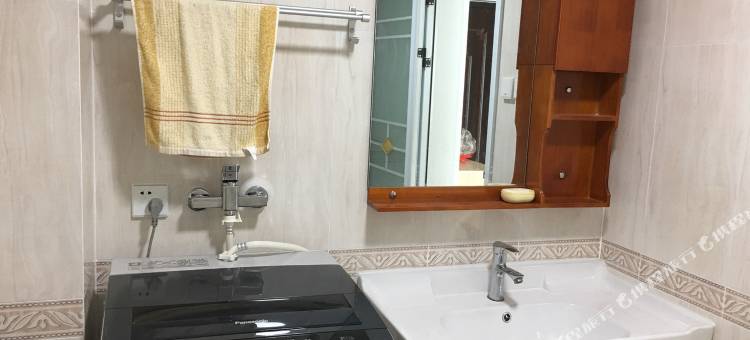 青岛金沙滩凤凰金岸套三精装房普通公寓图片