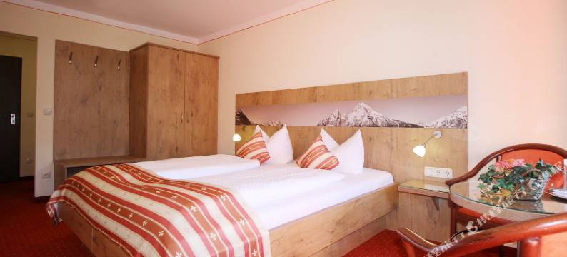 布雷纳巴什特酒店(Alpenhotel Brennerbascht)图片