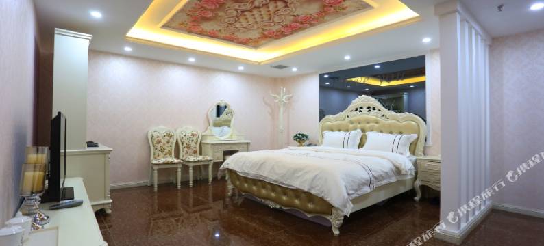 致青春主题宾馆(北亚泰大街分店)图片