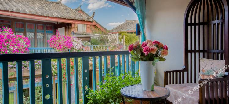 丽江古城听花堂·望雪山民宿(日照金山店)图片