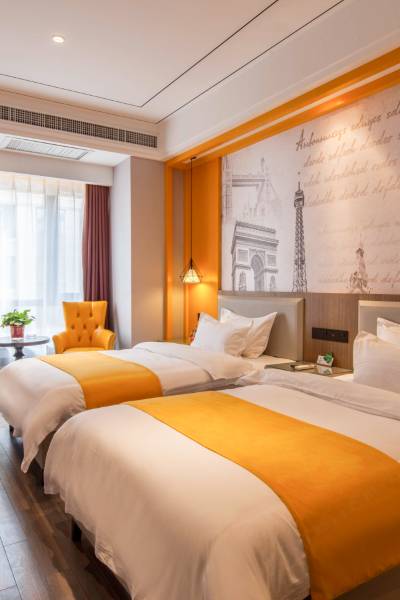 郑州郑州大学地铁站c口附近酒店