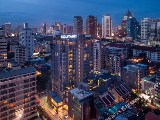 曼谷素坤逸11紙牌屋酒店