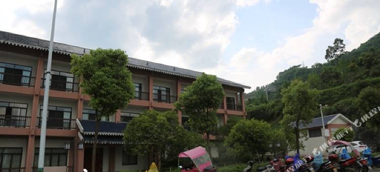 恩施大峡谷研学实践教育营地图片