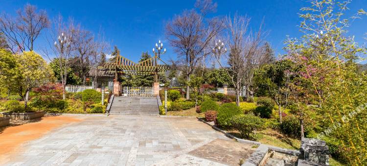 丽江沐雲雪居别墅庭院图片