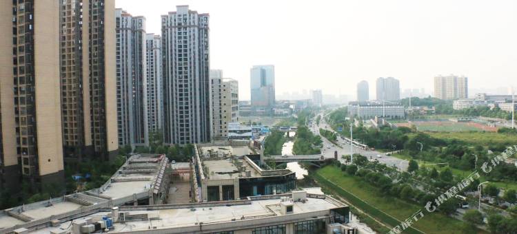 相遇欢影酒店(梅溪湖步步高一师范西校区地铁站店)图片