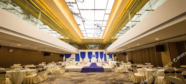 瑞能CEO国际酒店(合肥南站罍街名小吃广场店)图片