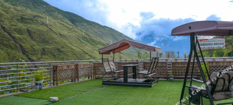 莲花府邸文化酒店(稻城亚丁景区游客中心店)图片