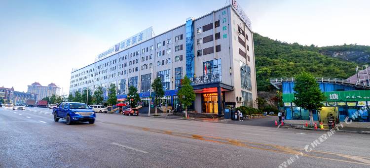 柏曼酒店(清镇时光贵州职教城店)图片