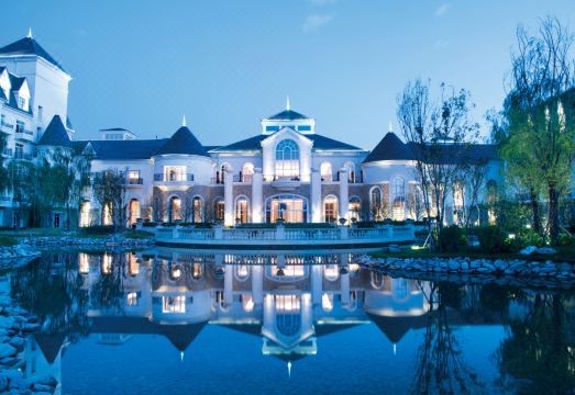 Crowne Plaza Hotel HuailaiOver view