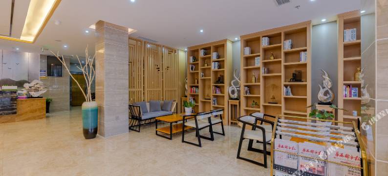 蓝郡铂瑞酒店(成都龙泉驿家乐福店)图片