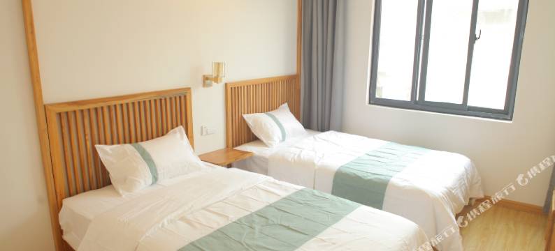 东望民宿(开封星光天地清明上河园店)图片