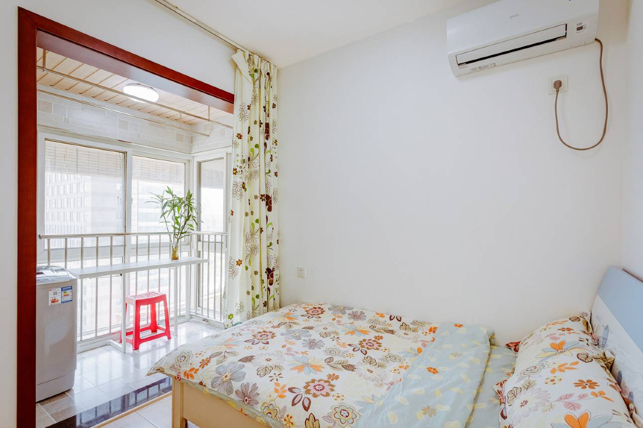 西安回民街钟鼓楼城墙边玉祥门地铁口精装两居普通公寓