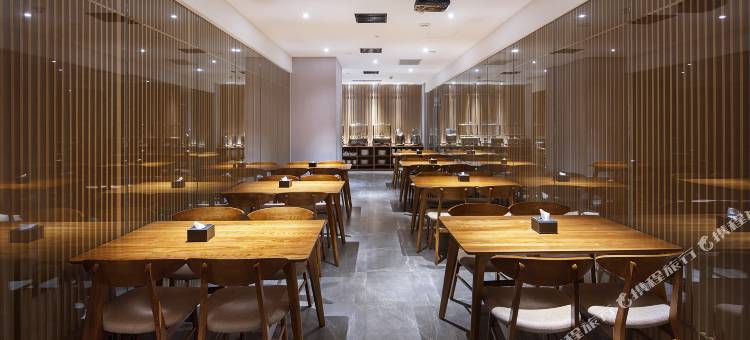 仟那佰和酒店(郑州福塔东站地铁站店)图片