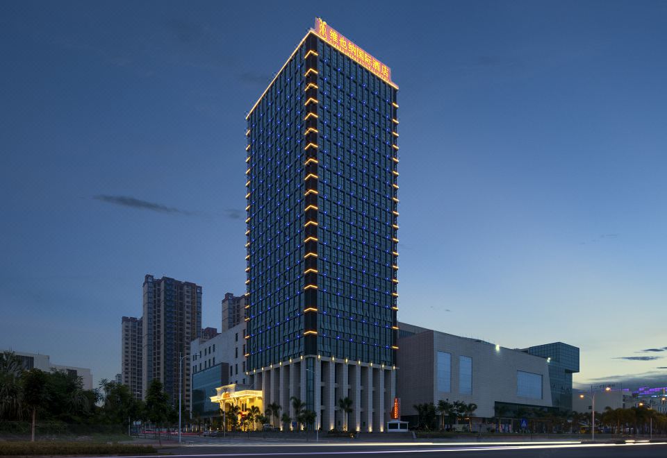维也纳国际酒店(儋州鼎尚广场店)外景图