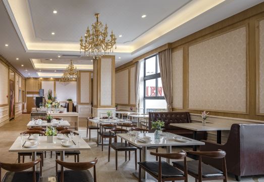 Vienna Hotel(Shenzhen Shajing Jingji Baina) Hotel Overview