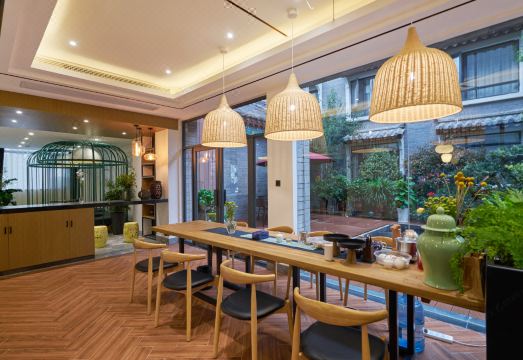 Hua Xi Hotel Hotel Overview