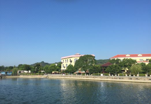 Seagull Huxin Island Resort SuzhouHotel Overview
