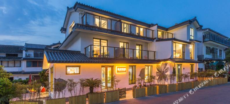 杭州毕竟西湖民宿(雷峰塔花港观鱼店)图片