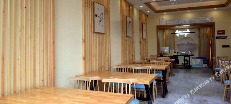 峨眉山飘香饭店(雷洞坪车站店)图片