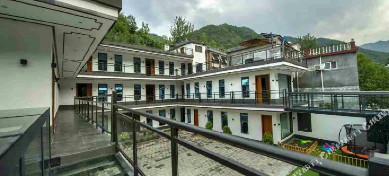 重渡沟牛家小溪民宿图片