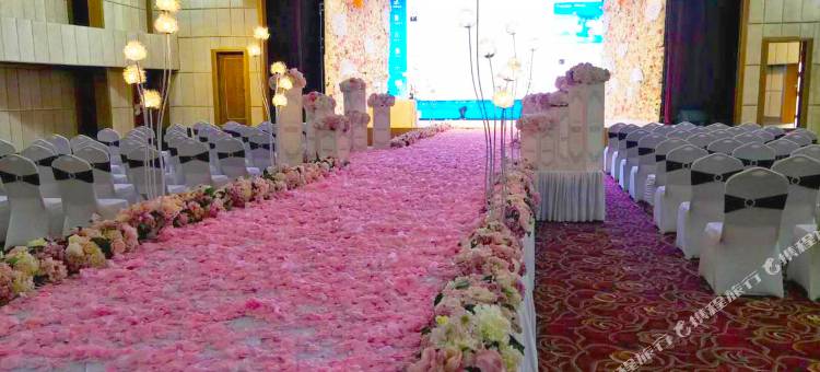 红石寨木屋别墅酒店图片