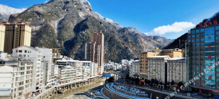 镇坪巴山酒店图片