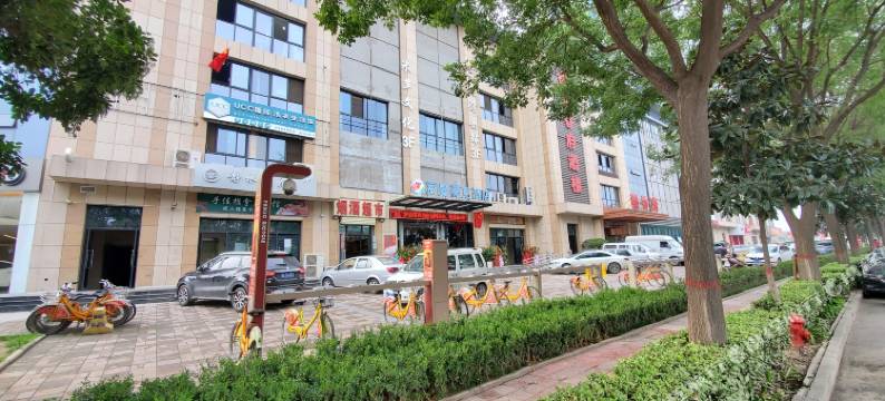 罗曼蒂克酒店(西安高新区造字台地铁站店)图片