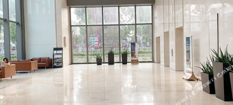 镇江泡泡夜景酒店式公寓图片