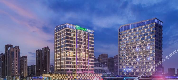 南昌西站智选假日酒店(绿地国际博览中心店)图片