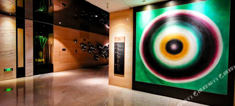 瑞蓝铂悦精筑公寓(青岛火车站店)图片