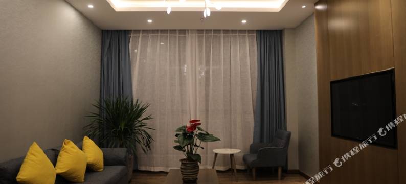 芒康康愿假日大酒店图片