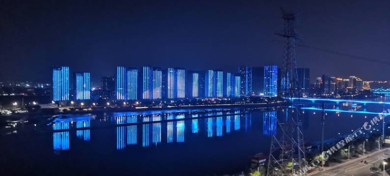 近会展万达灯光秀一线江景房公寓(江边洲路分店)图片