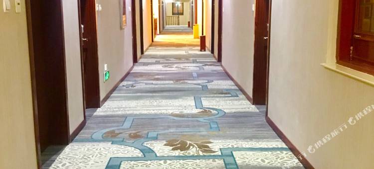 楚雄东欣酒店(彝人古镇景区店)图片