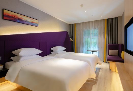 YY Hotel (Gaoping Yongxing Times Plaza)Hotel Overview