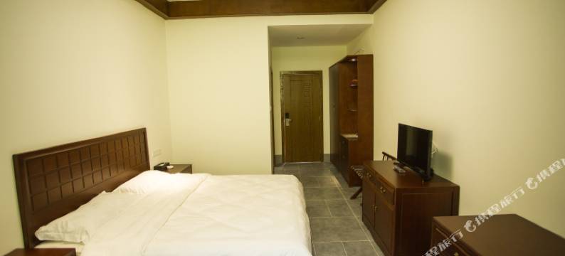 辉县宝泉桃花山庄图片