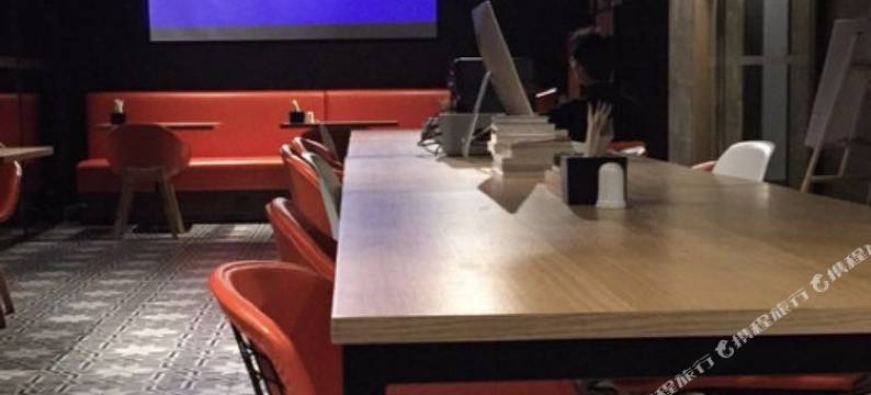 宿适轻奢酒店(上海火车站汉中路地铁站店)图片