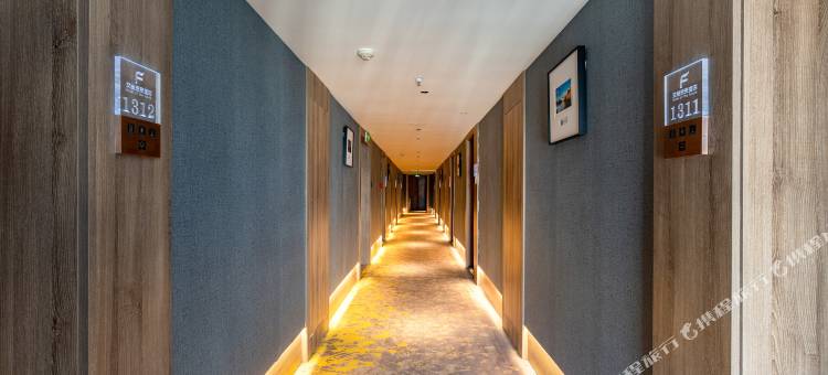 艾尚未来酒店(解放路店)图片