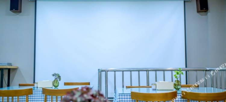 如家睿柏·云酒店(青岛石油大学吾悦广场地铁站店)图片