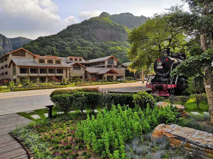 Xishan Yiju Hotel Hotel Overview