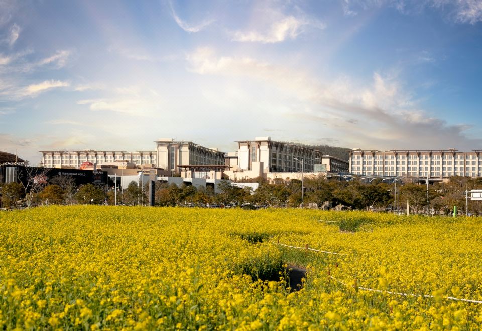 Landing Jeju Shinhwa World Hotels & Resorts Hotel Overview