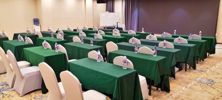 西雅图酒店(广州琶洲东圃客运站店)图片